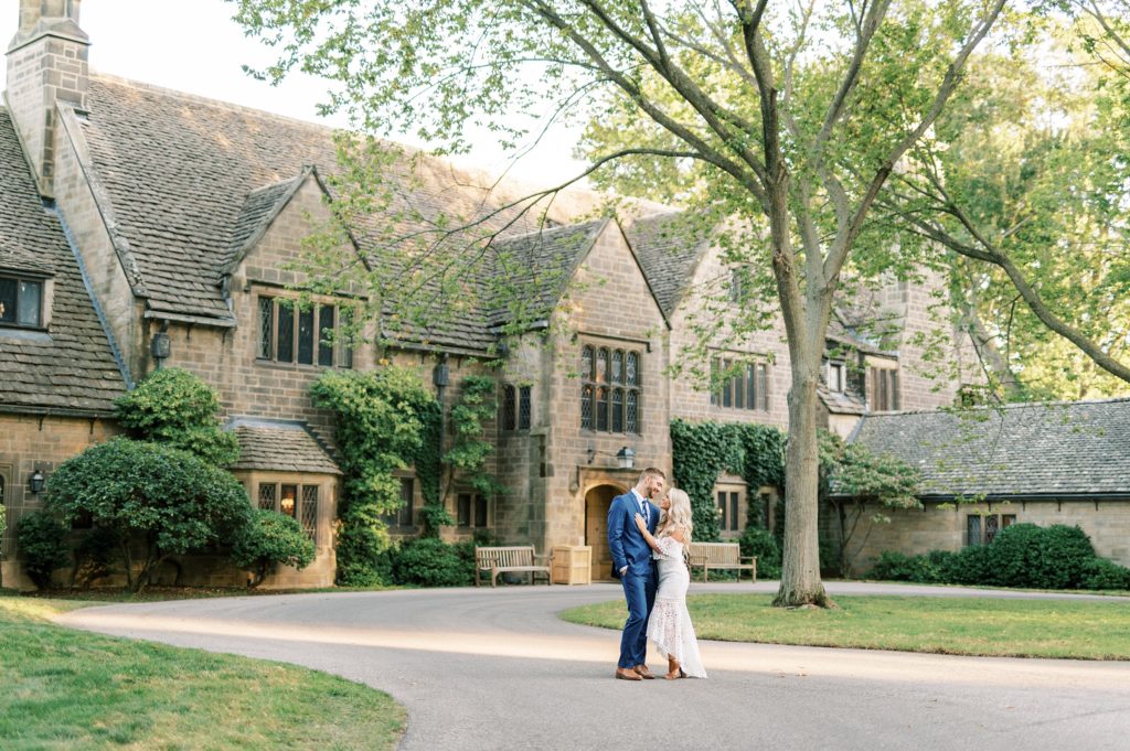Couple in front of Ford House Mansion